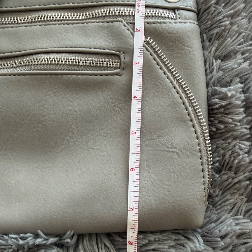 Nicole Miller grey faux leather crossbody bag - Picture 8 of 8